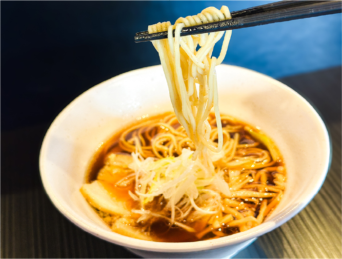 麺屋 飛花 醤油らーめん麺