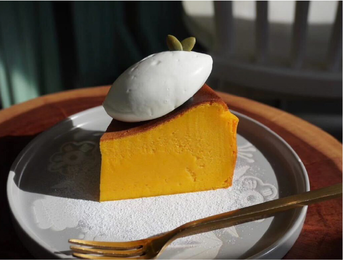 サングラスとカフェMito_かぼちゃのバスクチーズケーキ