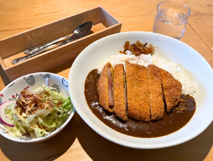 フリースタイル野々市店 燻製カツカレー